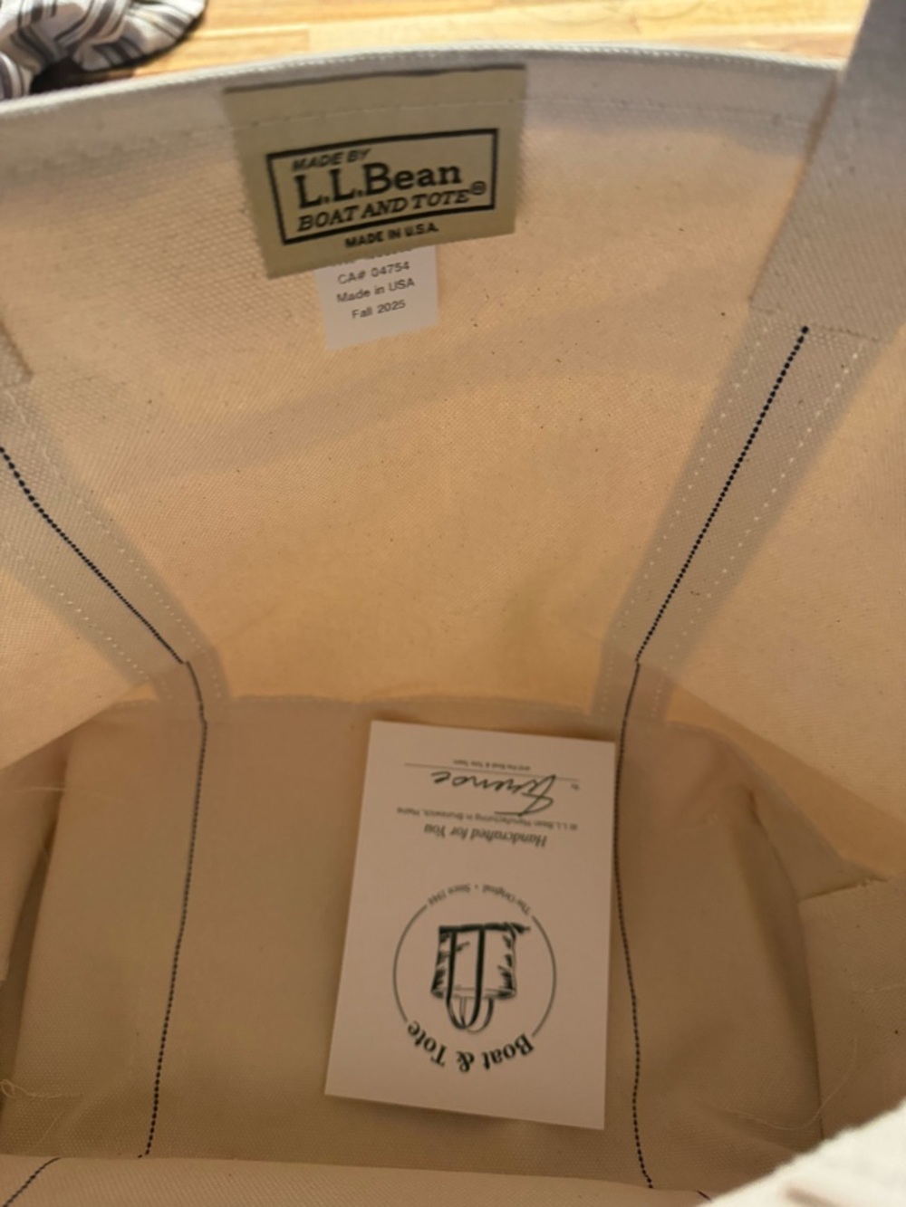 L.L. Bean Medium boat and tote - Picture 6 of 6